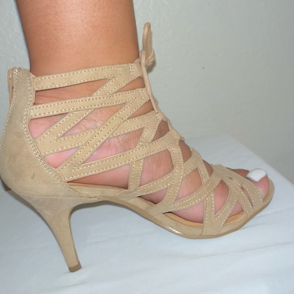 Christian Siriano “MADNESS FOLIE” caged nude heels in womens size 9 heels. - Picture 2 of 4